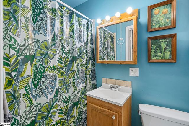 131 B D Johnston Road, Central, SC 29630