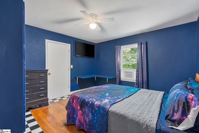 131 B D Johnston Road, Central, SC 29630
