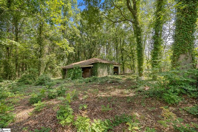 131 B D Johnston Road, Central, SC 29630