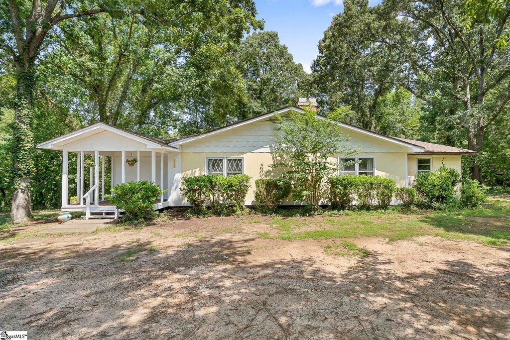 131 B D Johnston Road, Central, SC 29630