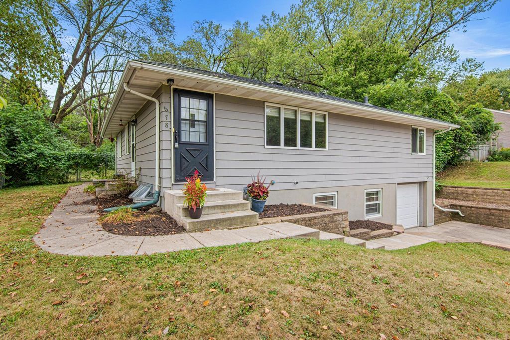678 Eldridge Avenue W, Roseville, MN 55113 — photo 3