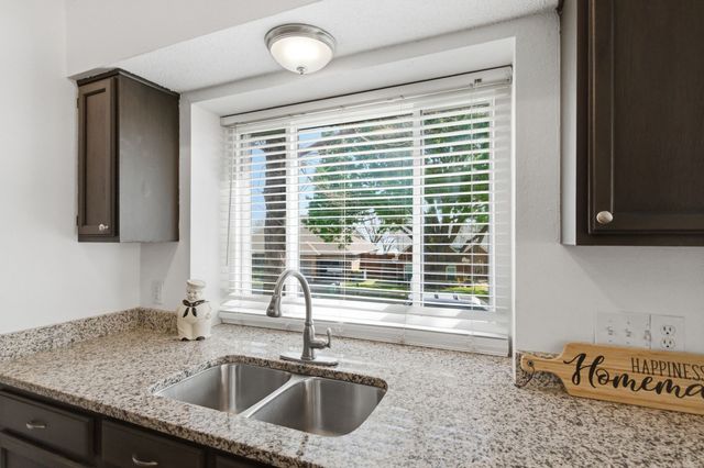 7801 Defender Lane, Rowlett, TX 75089