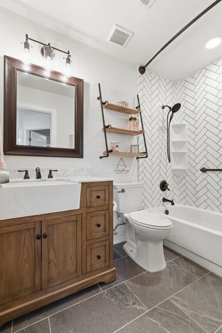 7801 Defender Lane, Rowlett, TX 75089