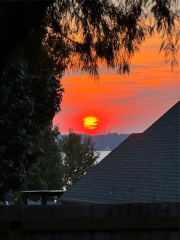 7801 Defender Lane, Rowlett, TX 75089