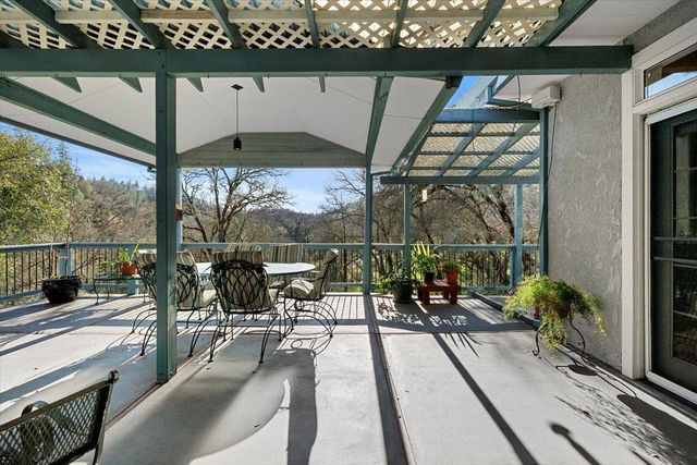 11822 Lodestar Dr, Grass Valley, CA 95949