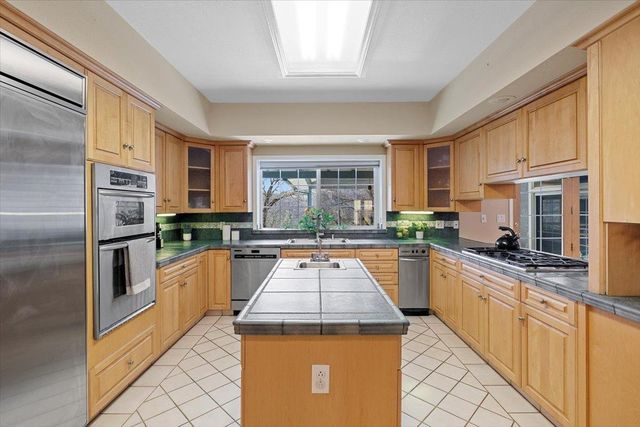 11822 Lodestar Dr, Grass Valley, CA 95949