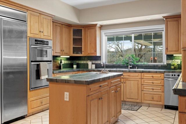 11822 Lodestar Dr, Grass Valley, CA 95949