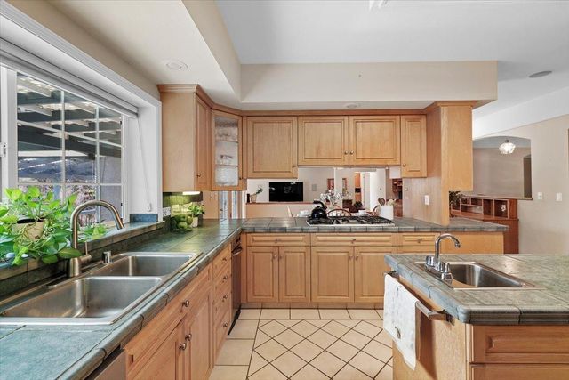 11822 Lodestar Dr, Grass Valley, CA 95949