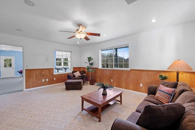 11822 Lodestar Dr, Grass Valley, CA 95949