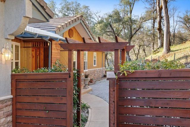 11822 Lodestar Dr, Grass Valley, CA 95949