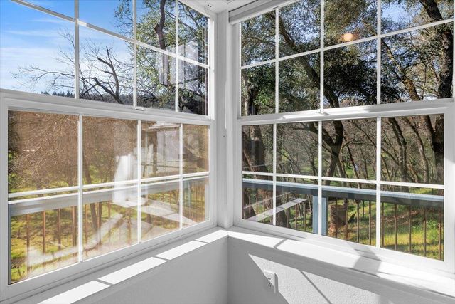 11822 Lodestar Dr, Grass Valley, CA 95949