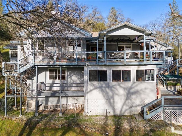 11822 Lodestar Dr, Grass Valley, CA 95949