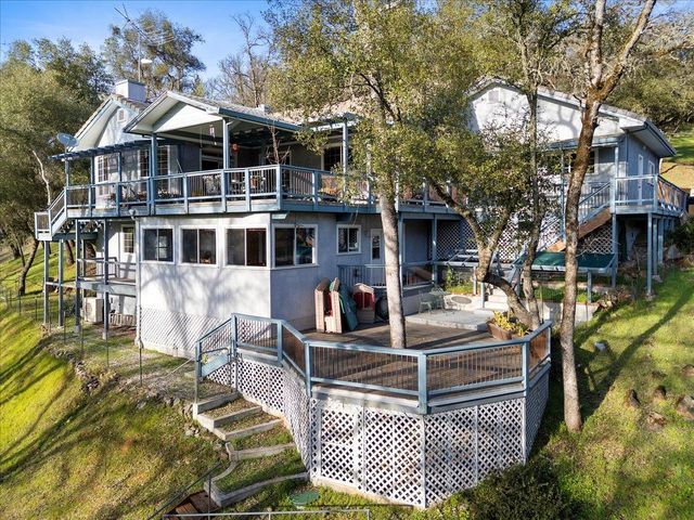 11822 Lodestar Dr, Grass Valley, CA 95949