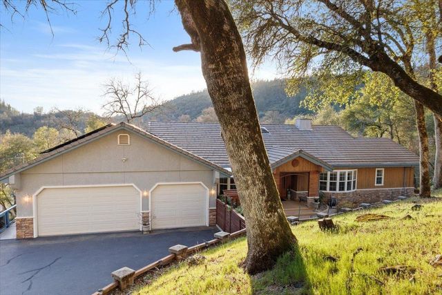 11822 Lodestar Dr, Grass Valley, CA 95949