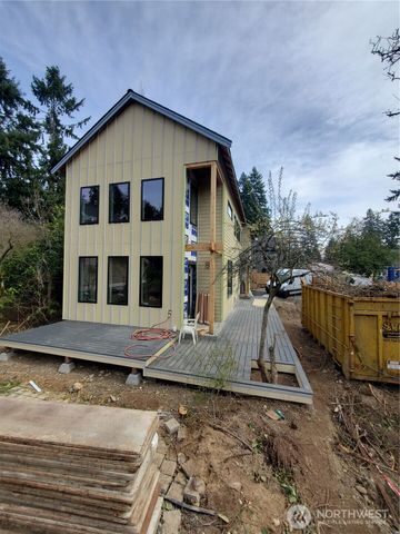 10731 B 17th Avenue NE, Seattle, WA 98125