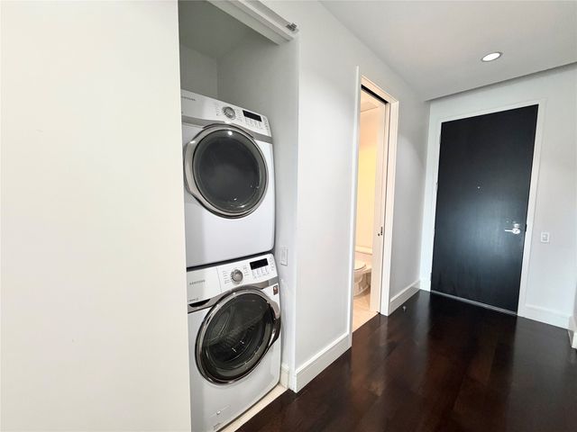 2408 Victory Park Lane 1032, Dallas, TX 75219