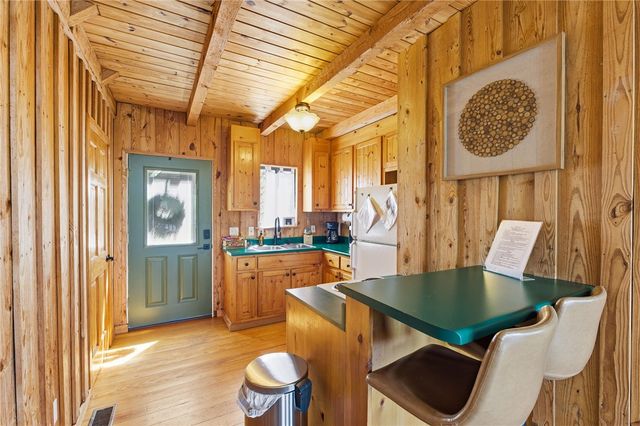 1 Kitty Hawk Lane, Six Mile, SC 29682