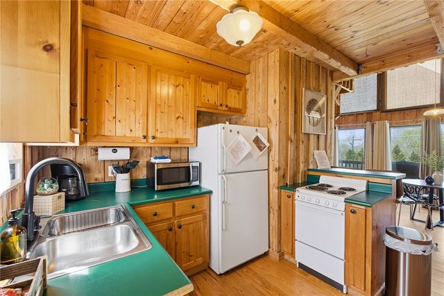 1 Kitty Hawk Lane, Six Mile, SC 29682