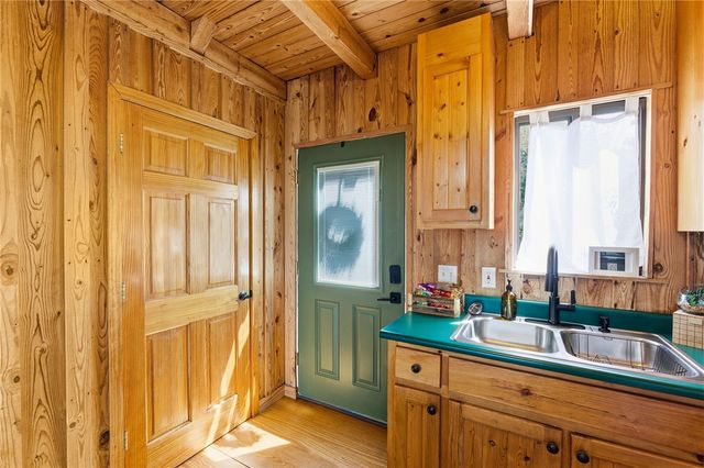 1 Kitty Hawk Lane, Six Mile, SC 29682