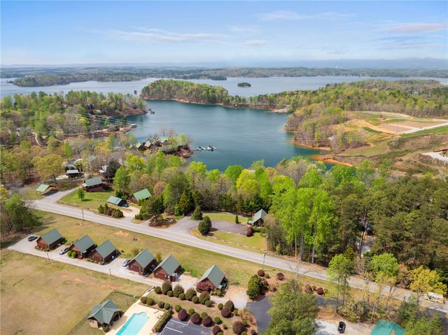 1 Kitty Hawk Lane, Six Mile, SC 29682