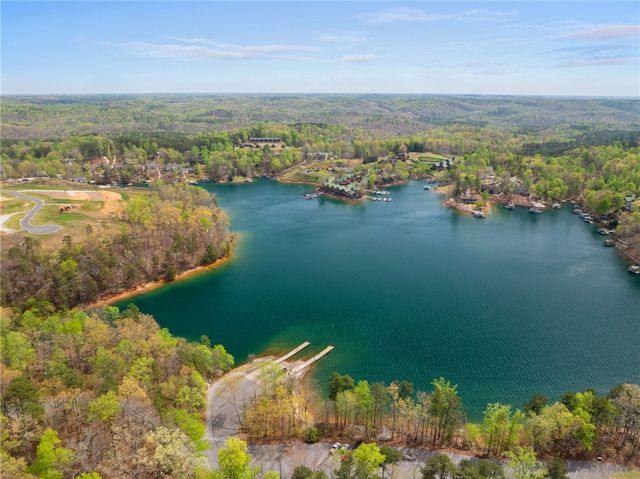 1 Kitty Hawk Lane, Six Mile, SC 29682