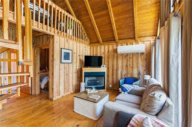 1 Kitty Hawk Lane, Six Mile, SC 29682