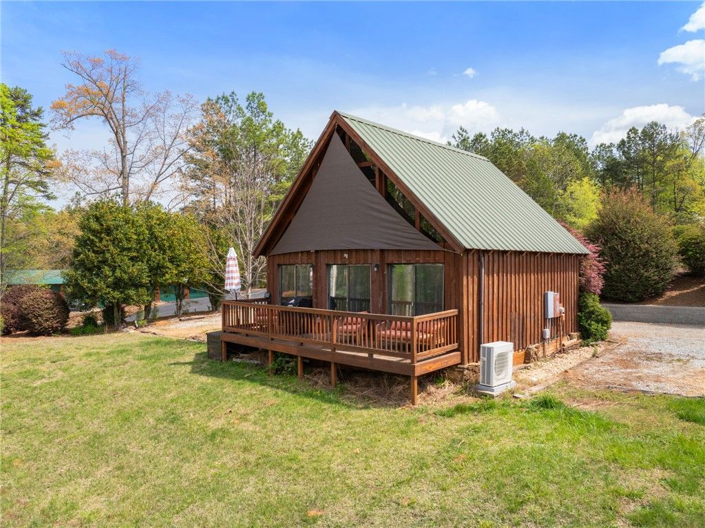 1 Kitty Hawk Lane, Six Mile, SC 29682