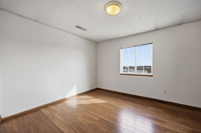 560 Penn Ct 11, North Liberty, IA 52317