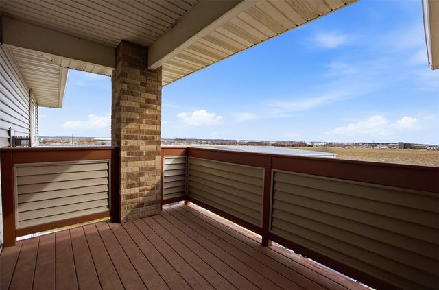 560 Penn Ct 11, North Liberty, IA 52317