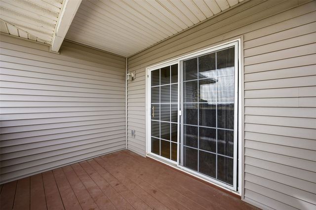 560 Penn Ct 11, North Liberty, IA 52317