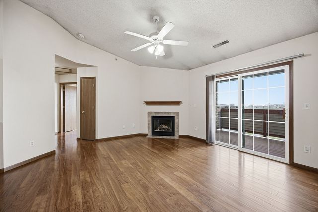 560 Penn Ct 11, North Liberty, IA 52317