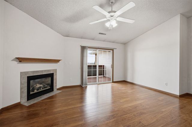 560 Penn Ct 11, North Liberty, IA 52317