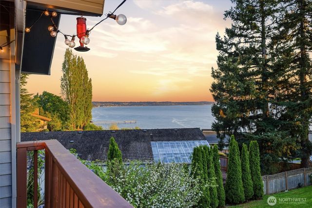 115 S 214th Street, Normandy Park, WA 98198