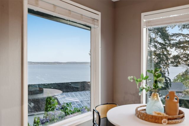 115 S 214th Street, Normandy Park, WA 98198