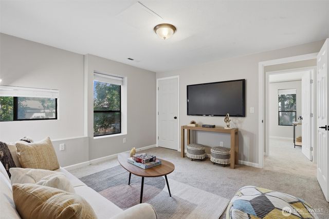 115 S 214th Street, Normandy Park, WA 98198