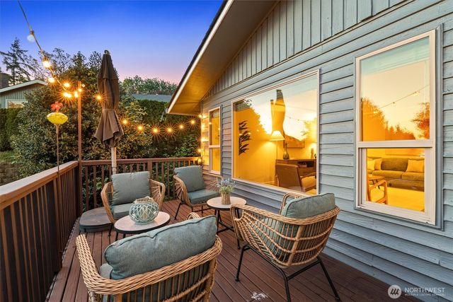 115 S 214th Street, Normandy Park, WA 98198