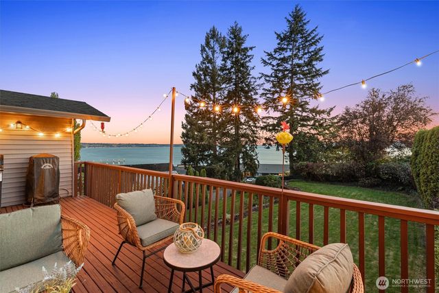 115 S 214th Street, Normandy Park, WA 98198