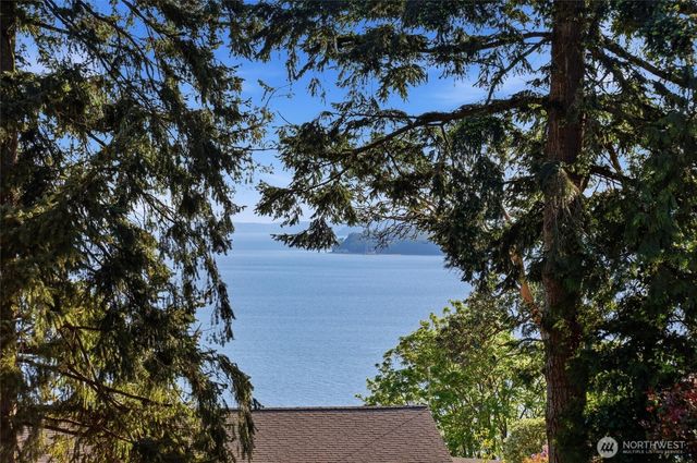 115 S 214th Street, Normandy Park, WA 98198