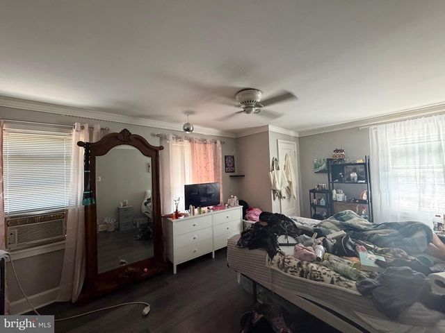 6 FLAGSHIP RD, Dundalk, MD 21222