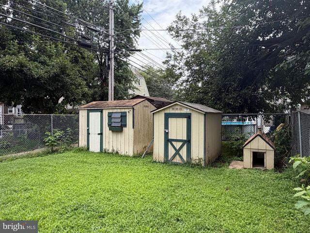6 FLAGSHIP RD, Dundalk, MD 21222