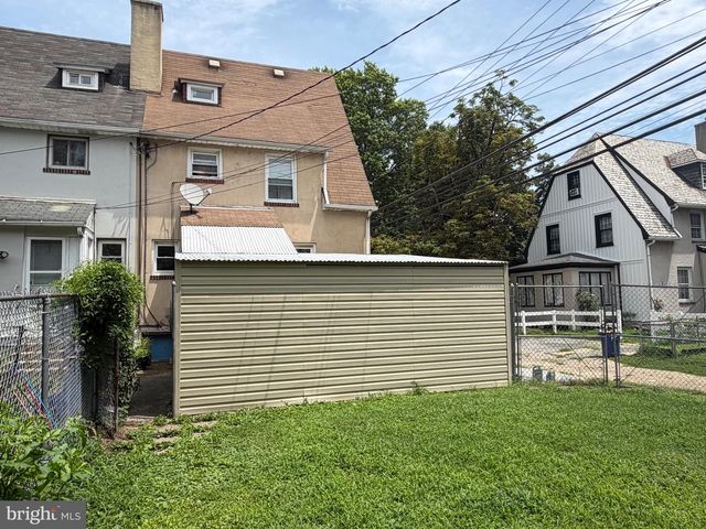 6 FLAGSHIP RD, Dundalk, MD 21222