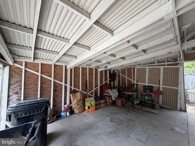 6 FLAGSHIP RD, Dundalk, MD 21222