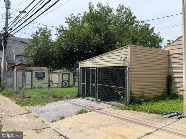6 FLAGSHIP RD, Dundalk, MD 21222