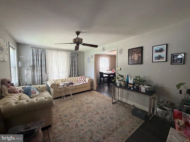 6 FLAGSHIP RD, Dundalk, MD 21222