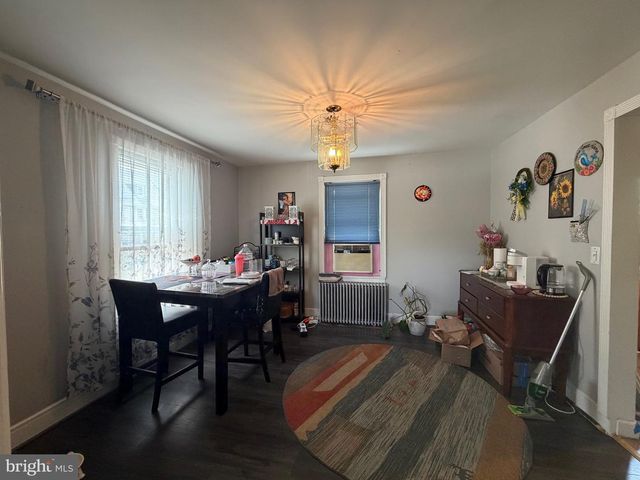 6 FLAGSHIP RD, Dundalk, MD 21222