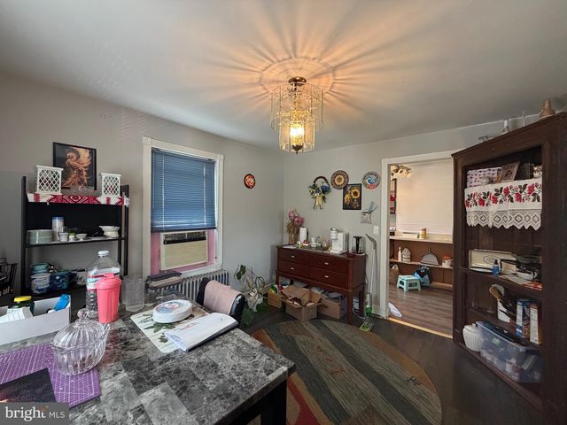 6 FLAGSHIP RD, Dundalk, MD 21222
