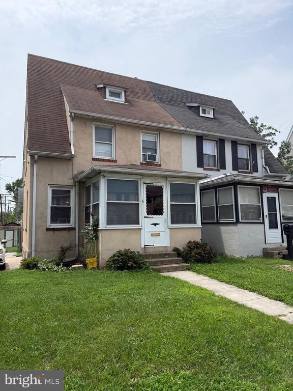6 FLAGSHIP RD, Dundalk, MD 21222