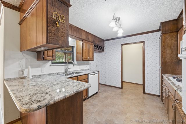 700 Hickory Hill Road, Sapulpa, OK 74066