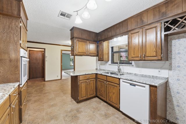 700 Hickory Hill Road, Sapulpa, OK 74066