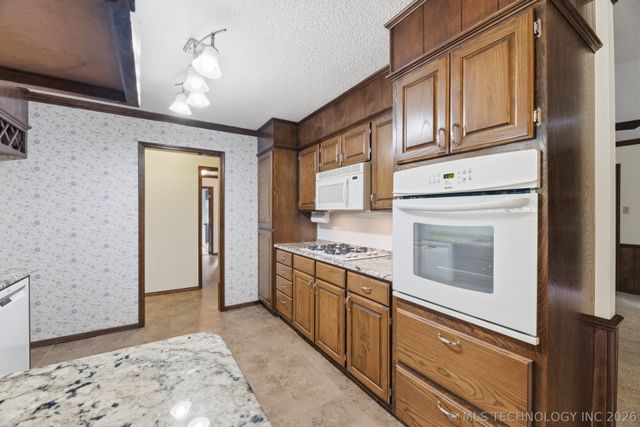 700 Hickory Hill Road, Sapulpa, OK 74066